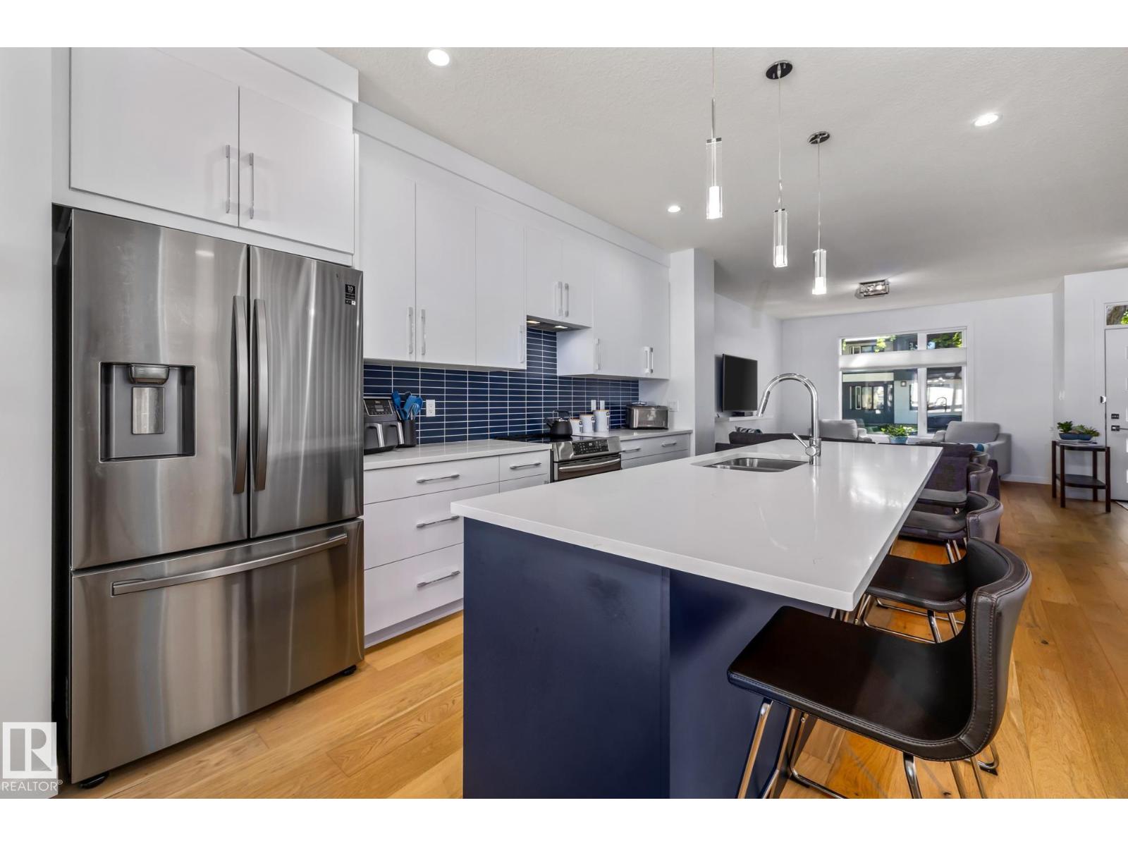 Photo 3 of 10312 78 St Nw, Edmonton AB