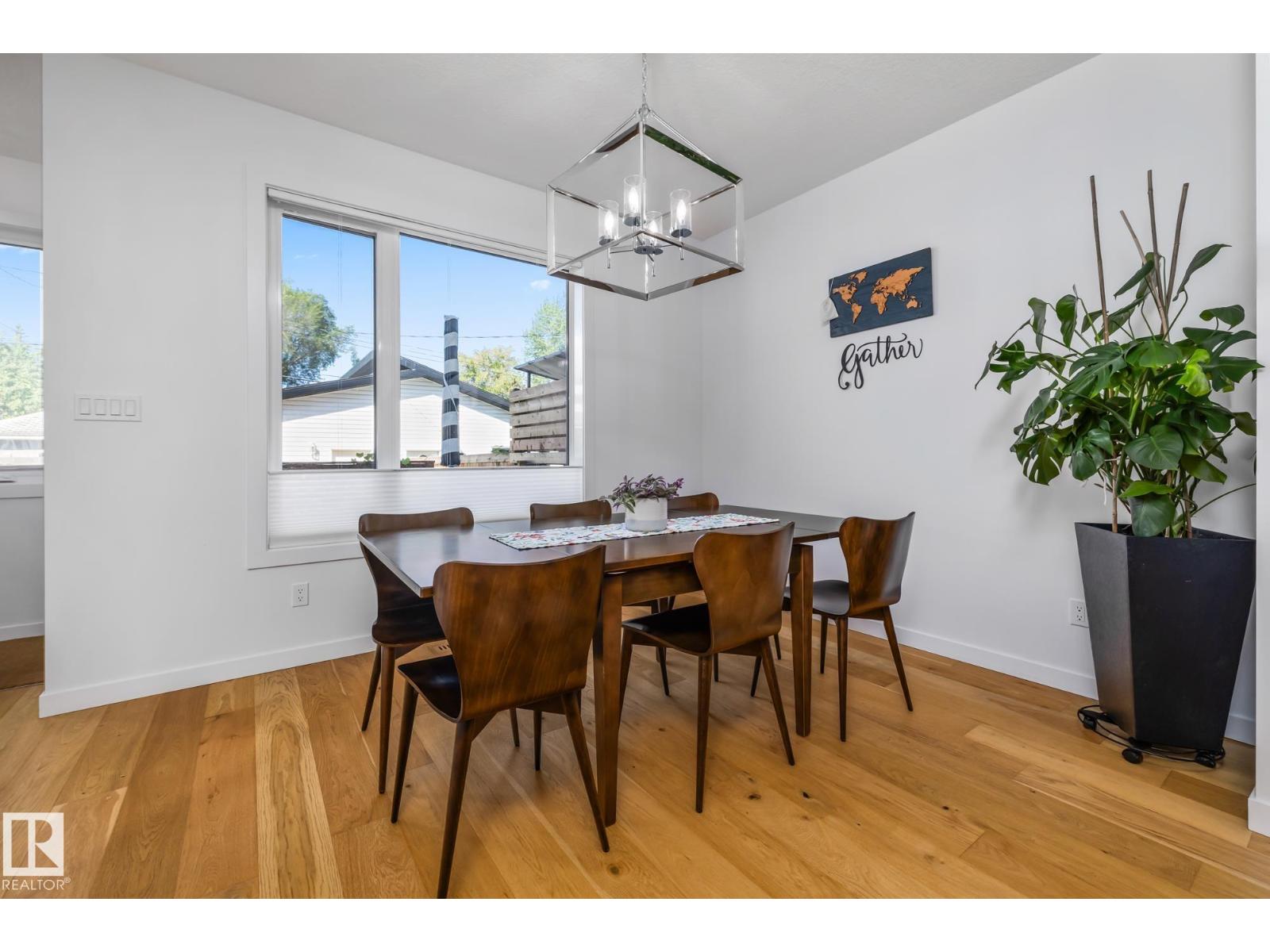 Photo 7 of 10312 78 St Nw, Edmonton AB