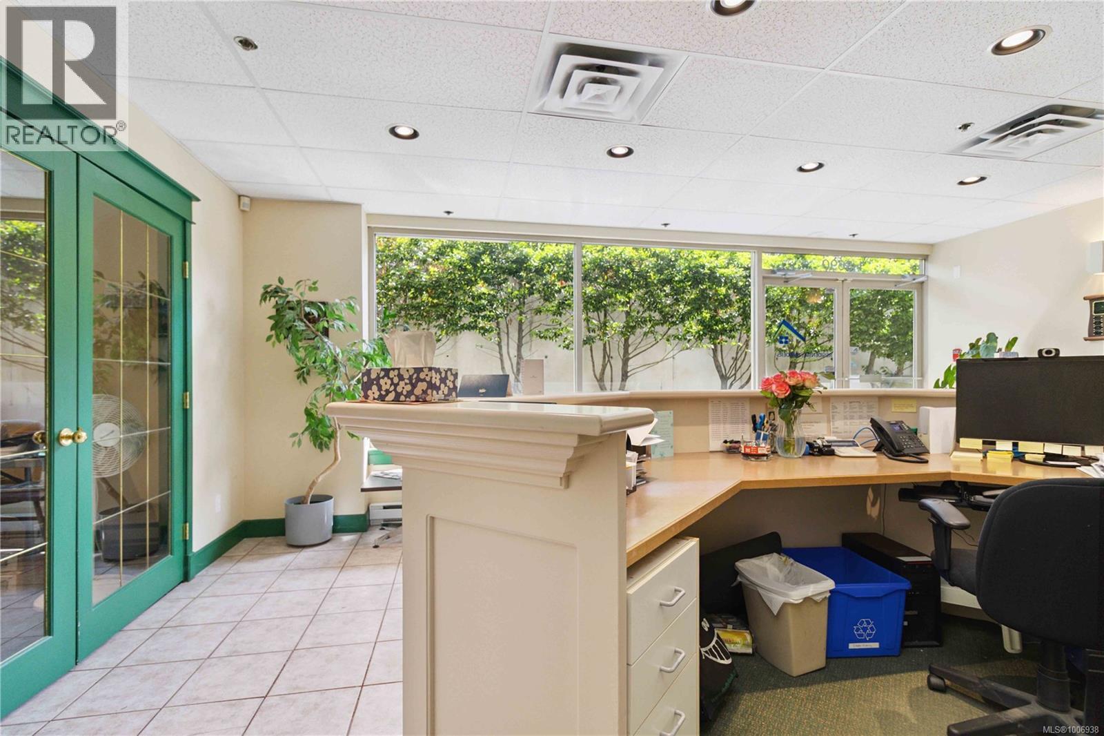 1 3690 Carey Road, Saanich