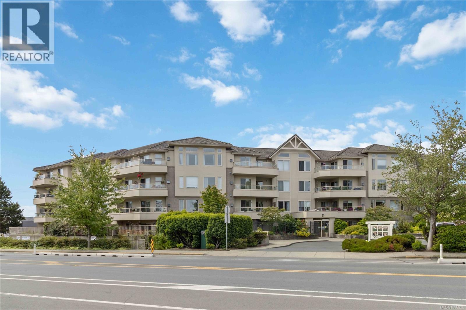 1 3690 Carey Road, Saanich