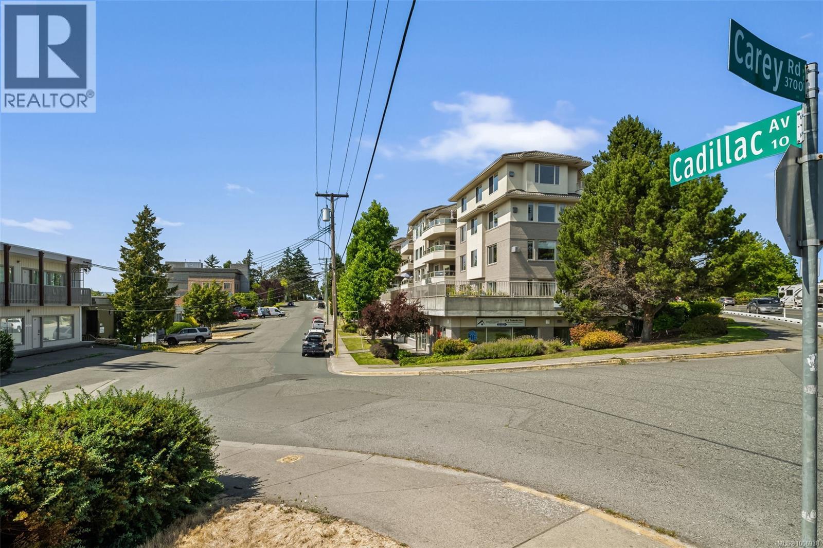 1 3690 Carey Road, Saanich