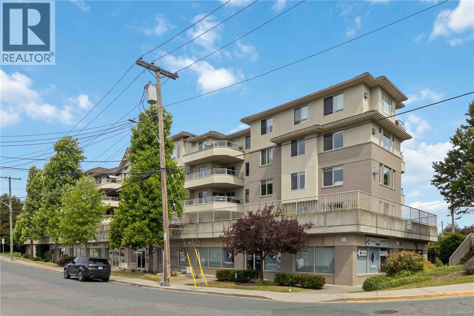 1 3690 Carey Road, Saanich