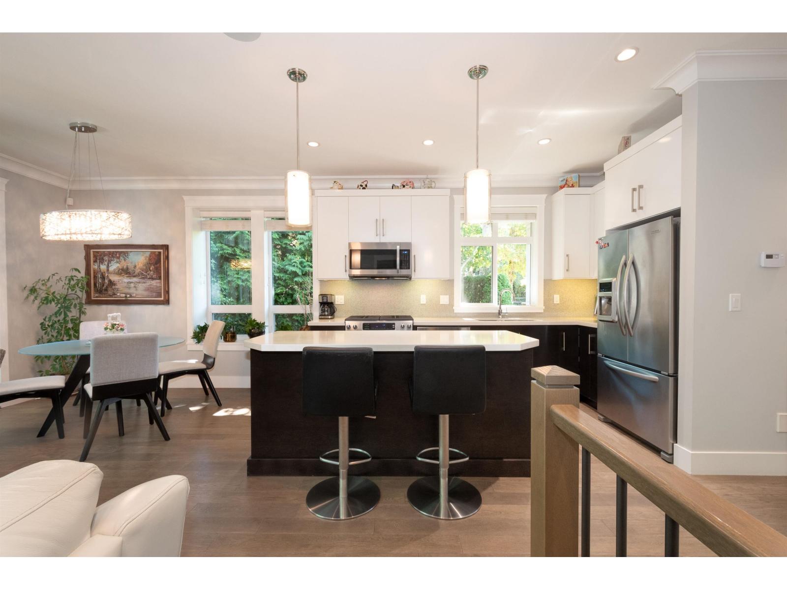 Photo 9 of 1 15989 Mountain View Drive, Surrey BC