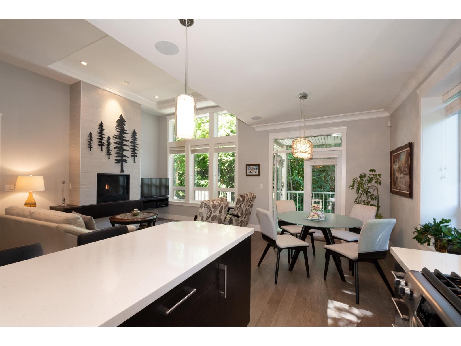 Photo 12 of 1 15989 Mountain View Drive, Surrey BC
