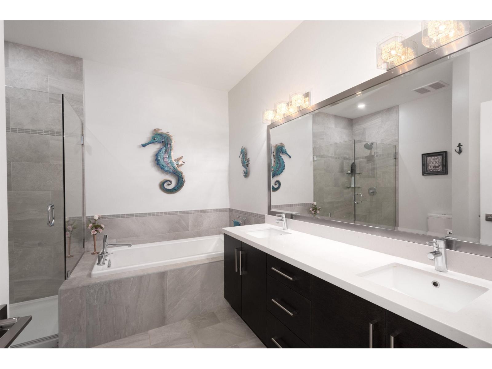 Photo 18 of 1 15989 Mountain View Drive, Surrey BC