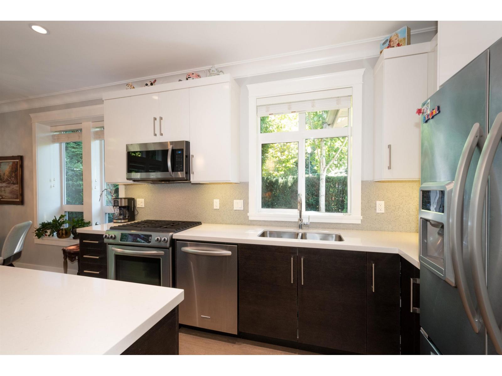 Photo 11 of 1 15989 Mountain View Drive, Surrey BC