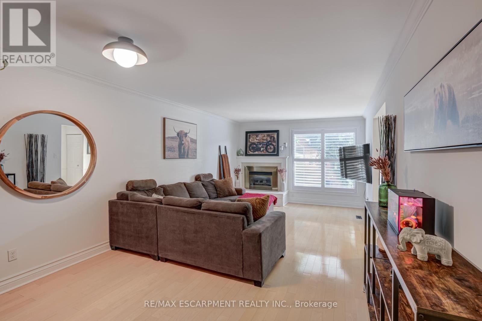 Photo 11 of 5 1560 Kerns Road, Burlington ON