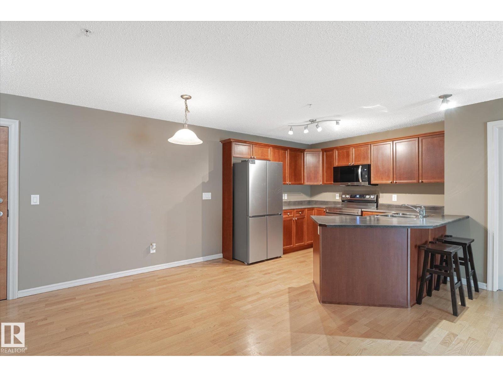 Photo 7 of 317 13830 150 Av Nw, Edmonton AB