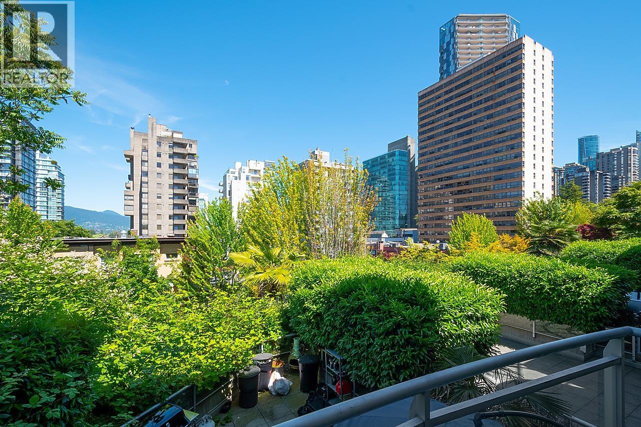 Photo 19 of 305 1688 Robson Street, Vancouver BC