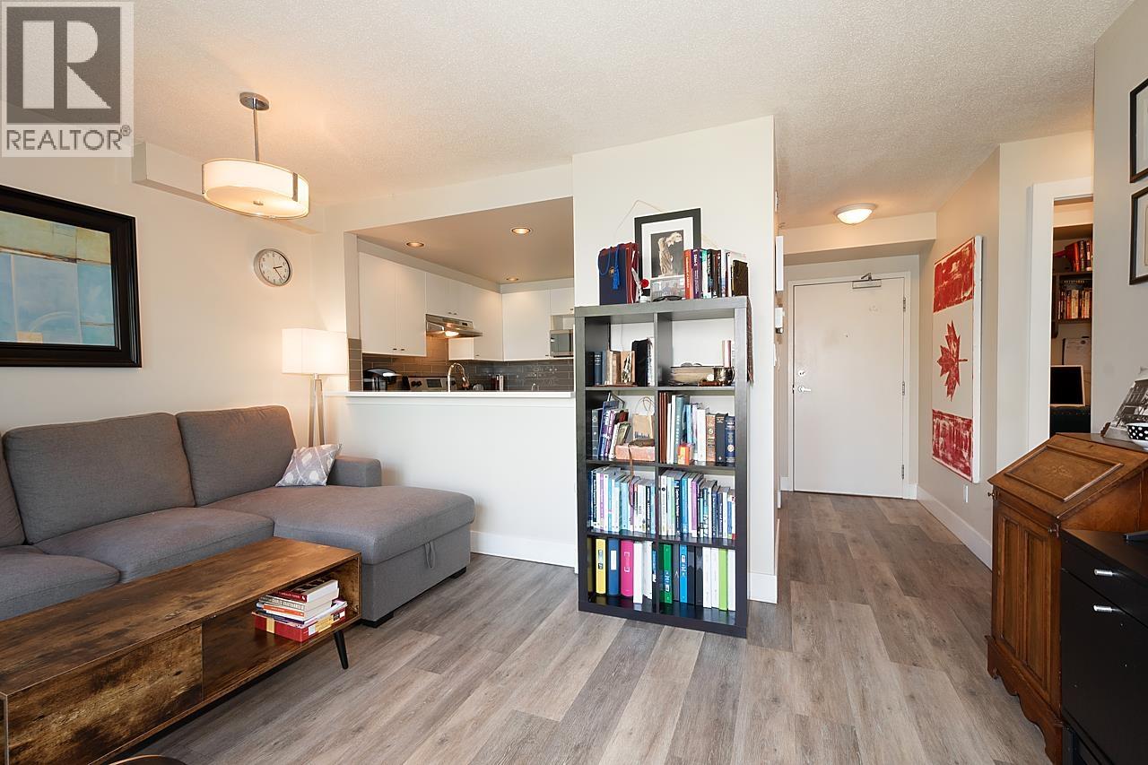 Photo 7 of 305 1688 Robson Street, Vancouver BC
