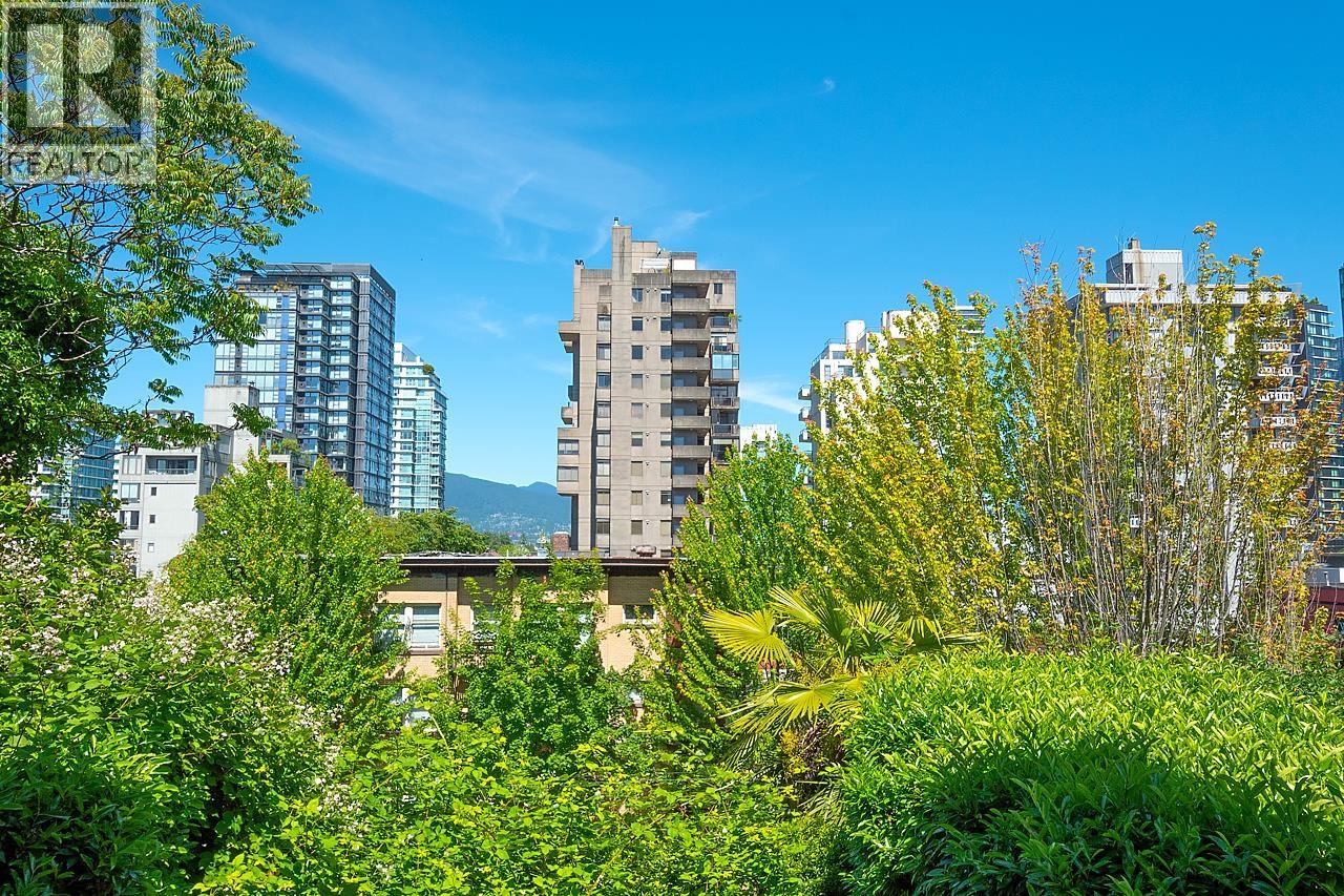 Photo 17 of 305 1688 Robson Street, Vancouver BC