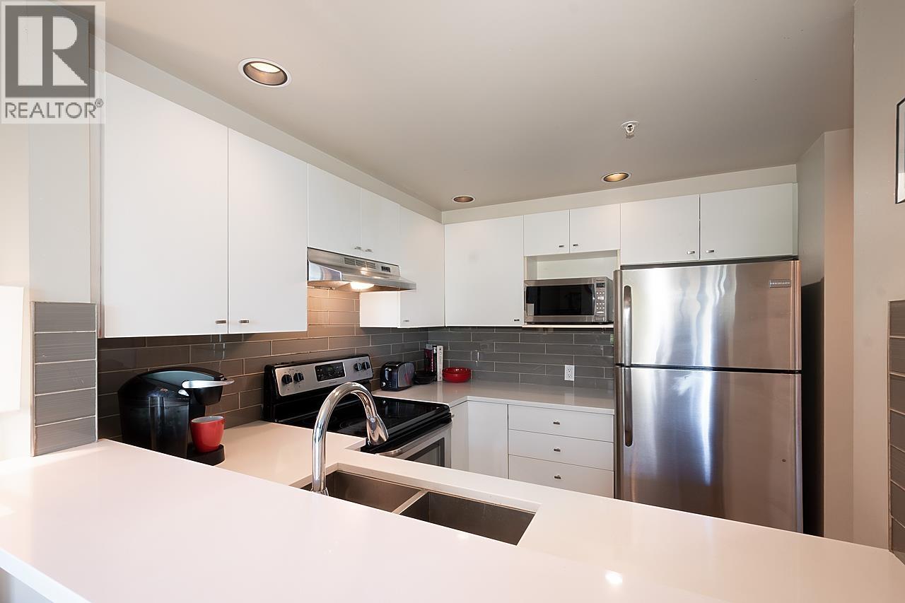 Photo 10 of 305 1688 Robson Street, Vancouver BC