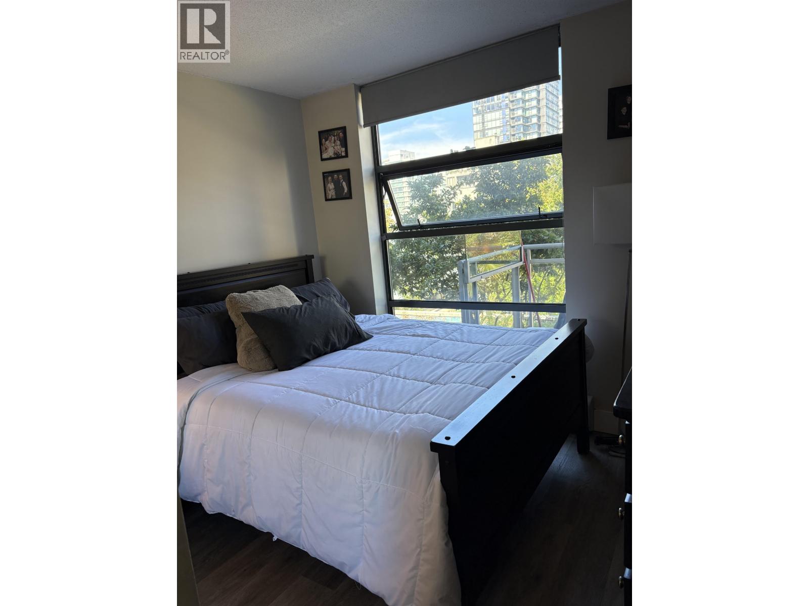 Photo 11 of 305 1688 Robson Street, Vancouver BC