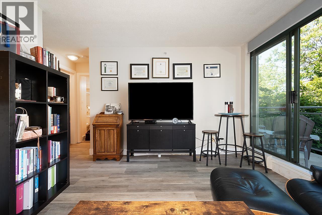 Photo 6 of 305 1688 Robson Street, Vancouver BC