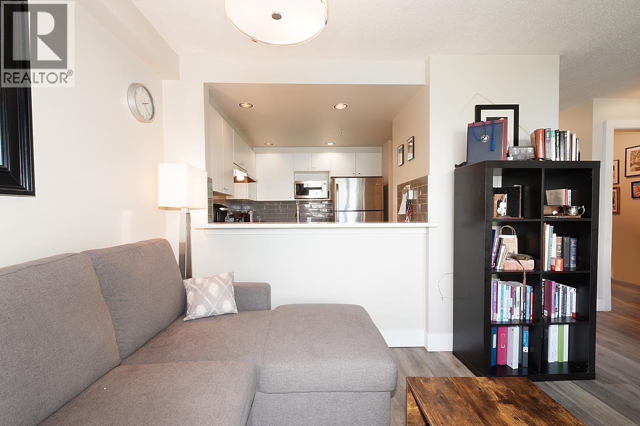 Photo 8 of 305 1688 Robson Street, Vancouver BC