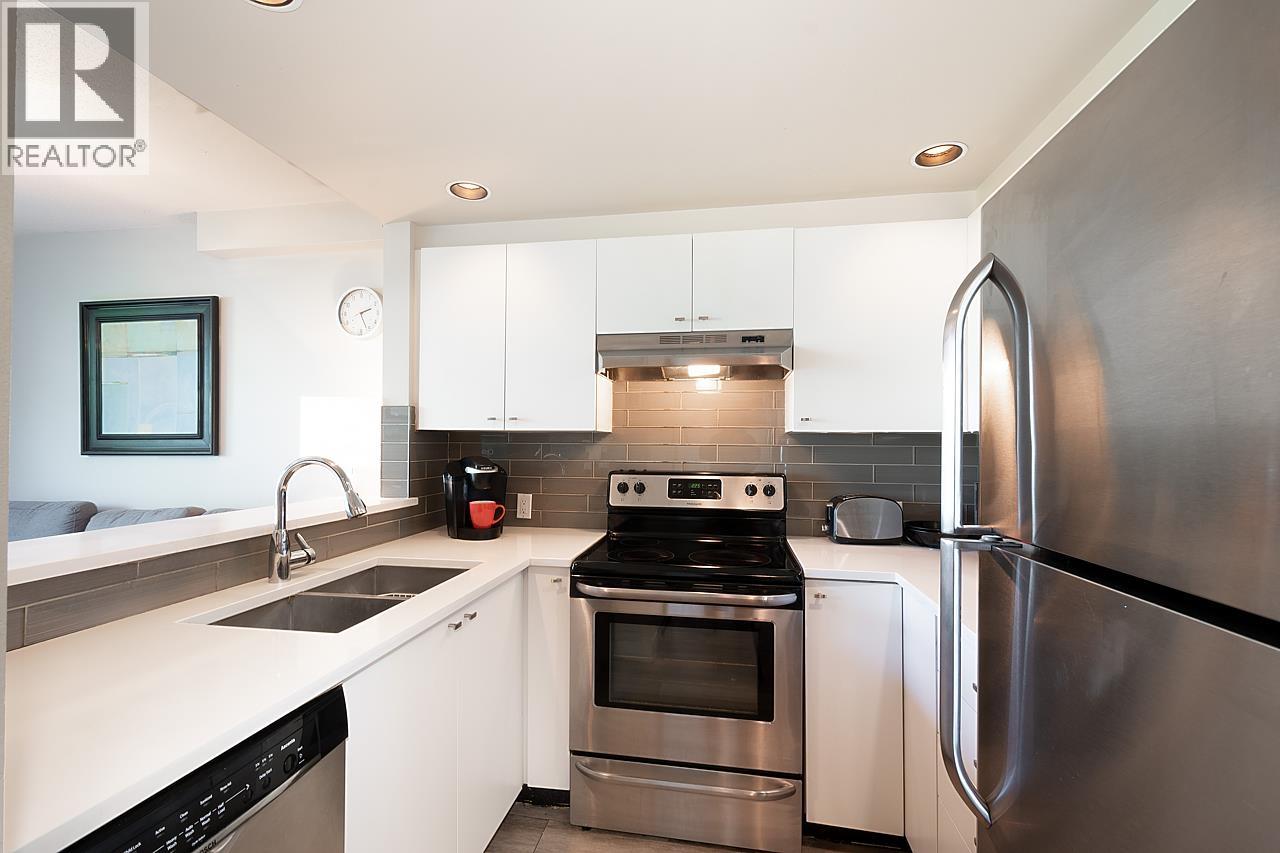 Photo 9 of 305 1688 Robson Street, Vancouver BC