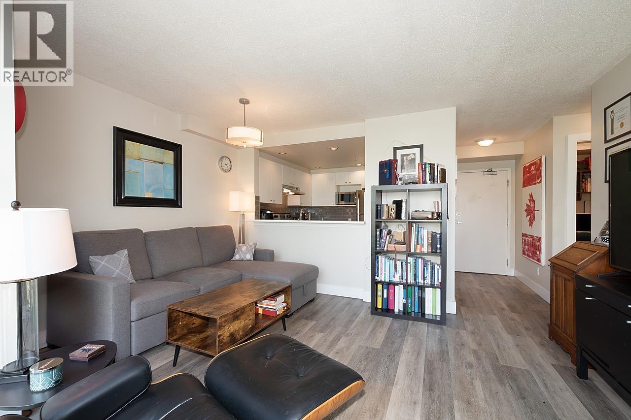 Photo 2 of 305 1688 Robson Street, Vancouver BC
