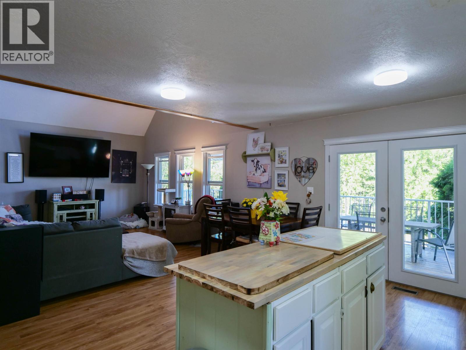 521 DAWSON STREET, Quesnel