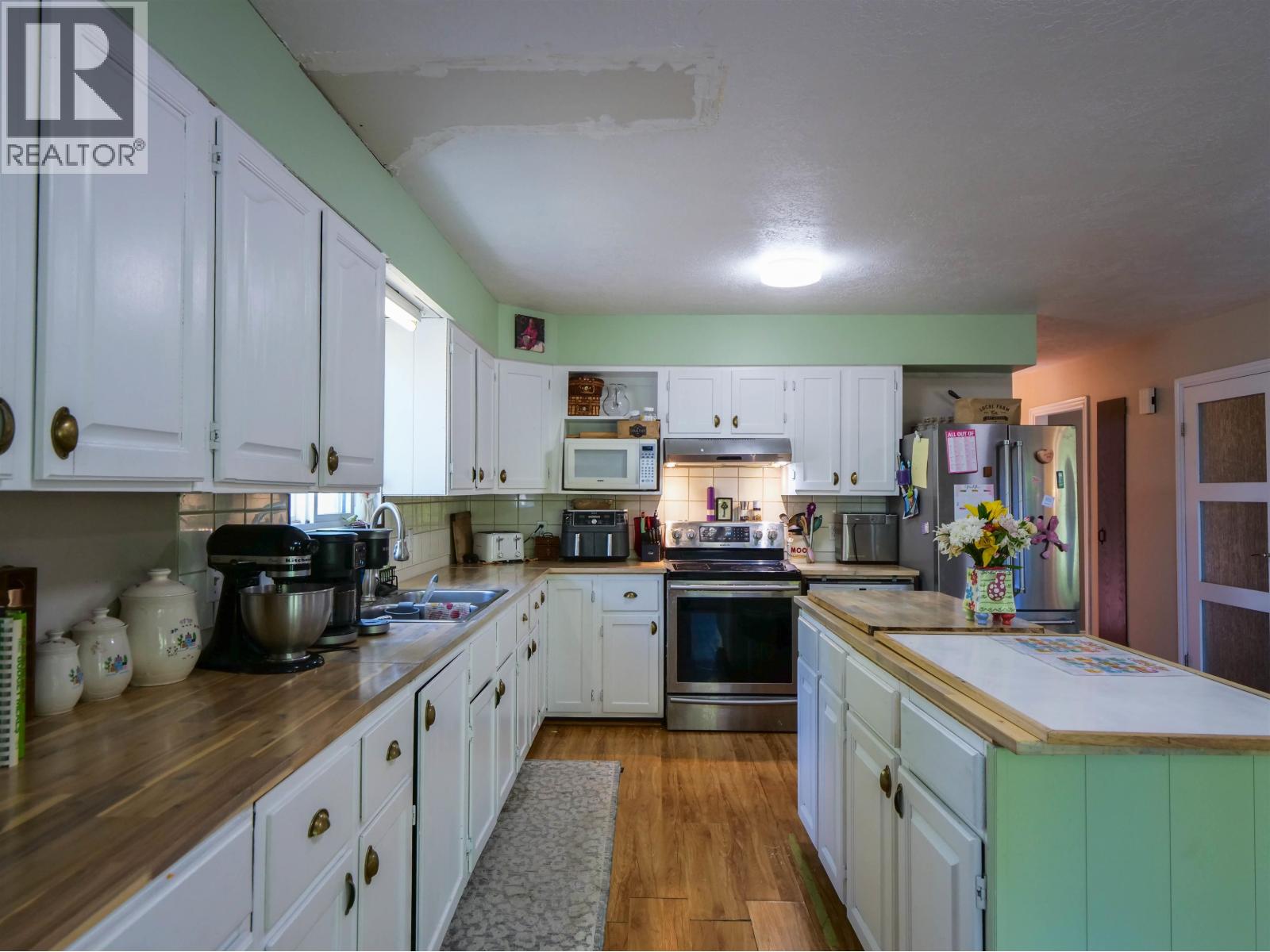 521 DAWSON STREET, Quesnel