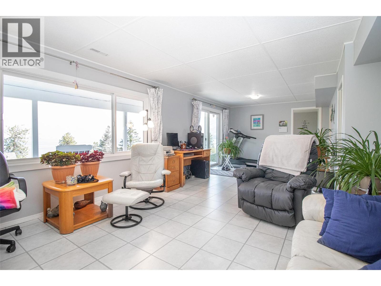  6335 Topham Place, Peachland
