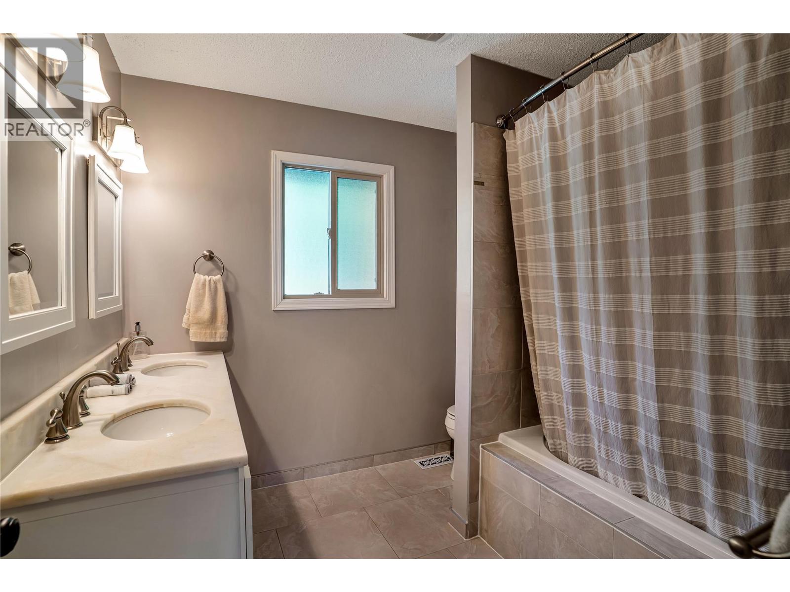  1095 Toovey Road, Kelowna