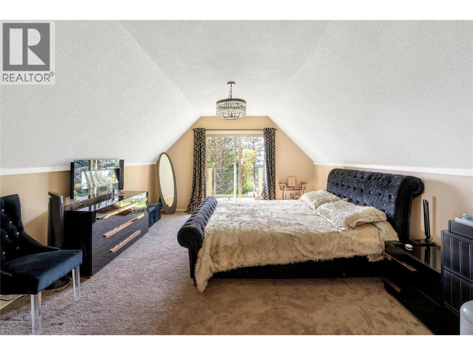  1095 Toovey Road, Kelowna