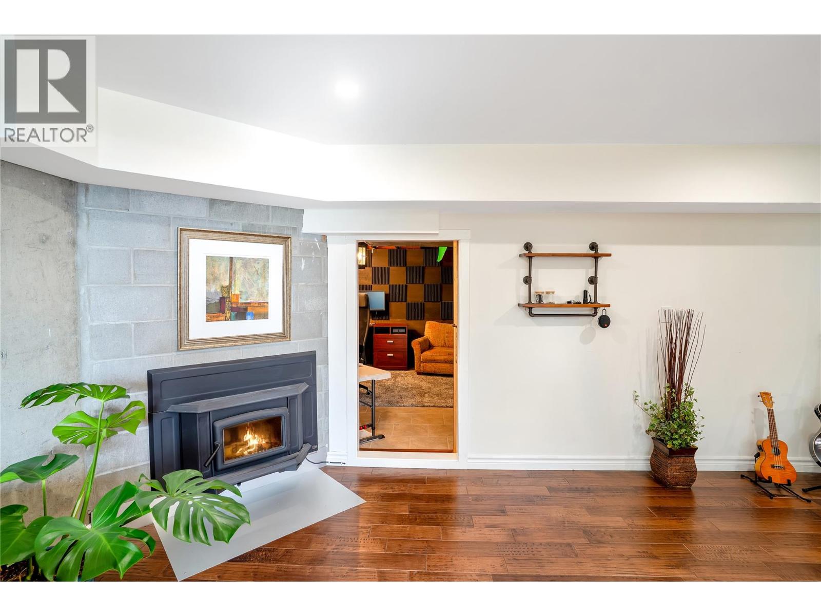  1095 Toovey Road, Kelowna