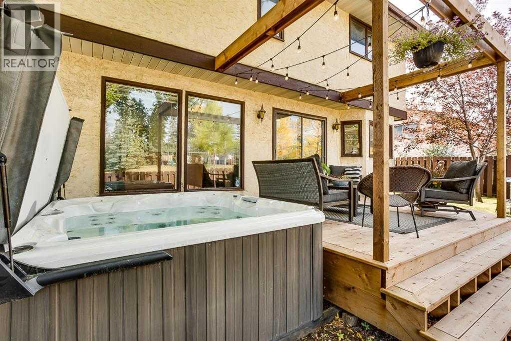 Single Family House for Sale in  Range Drive NW Ranchlands Calgary 