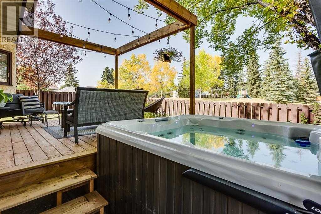 Single Family House for Sale in  Range Drive NW Ranchlands Calgary 