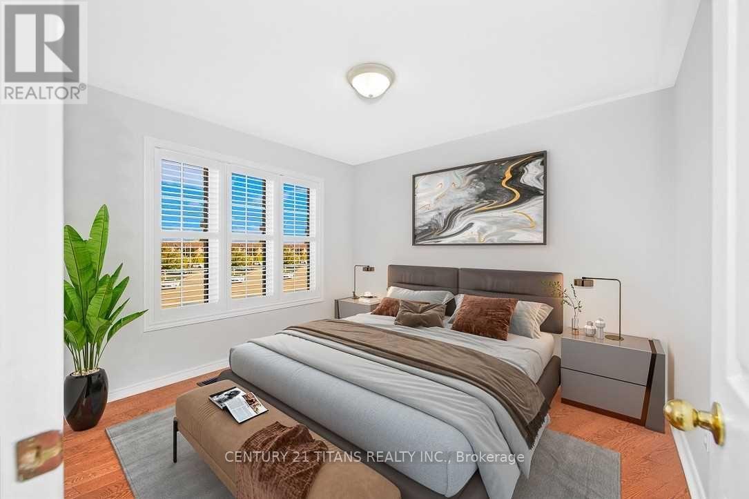 Photo 13 of 30 Trevino Crescent, Brampton ON
