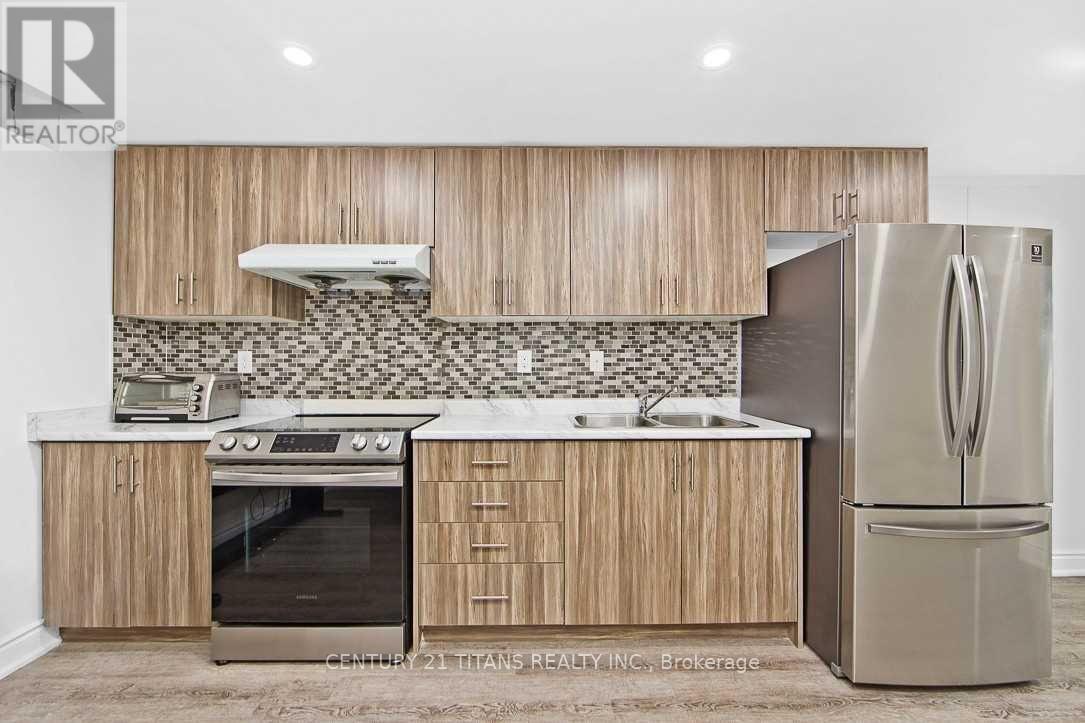 Photo 18 of 30 Trevino Crescent, Brampton ON