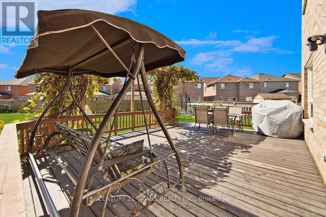 Photo 22 of 30 Trevino Crescent, Brampton ON