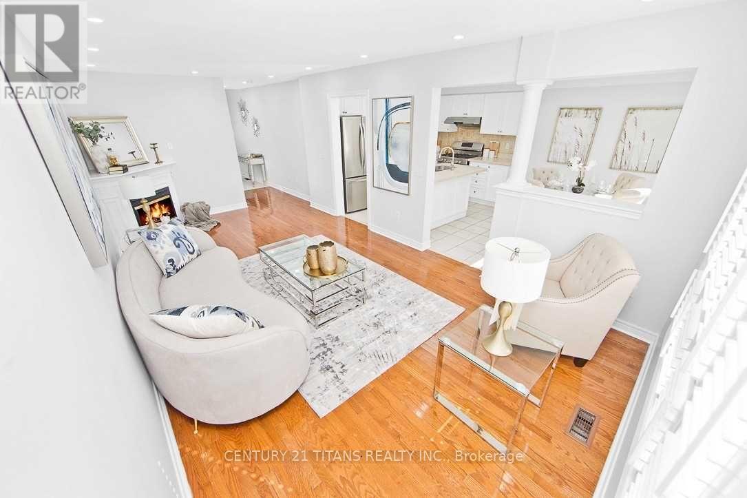 Photo 6 of 30 Trevino Crescent, Brampton ON