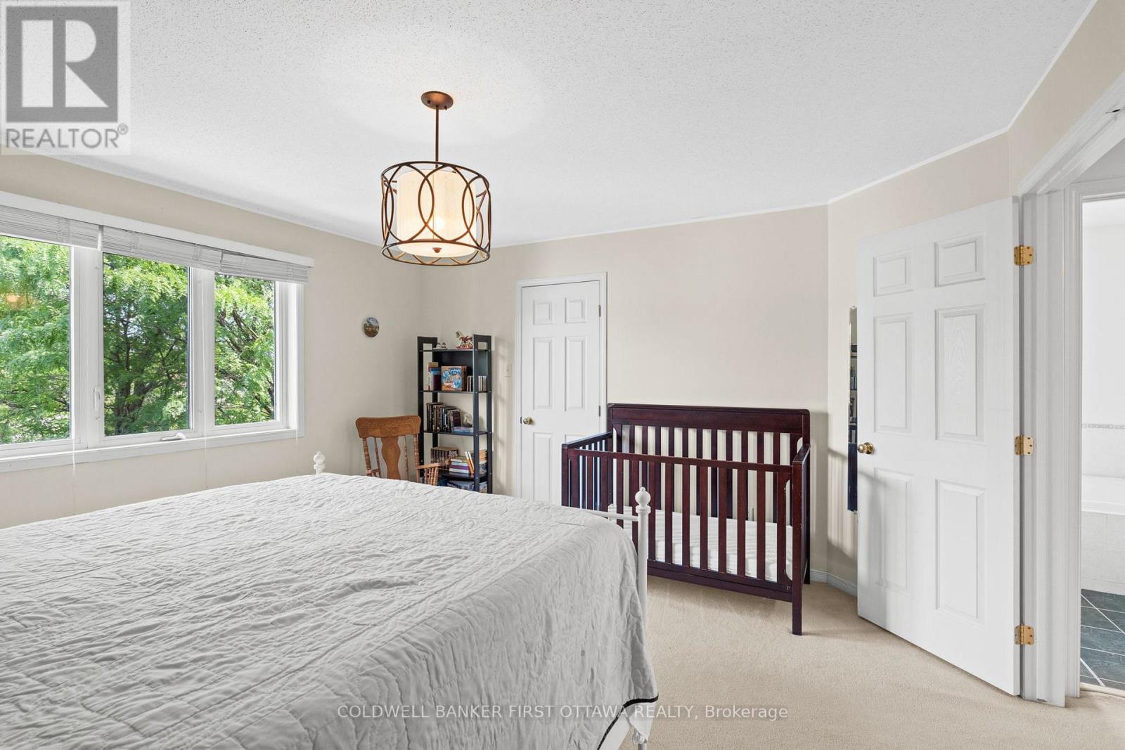 Photo 21 of 51 Helmsdale Drive, Ottawa ON