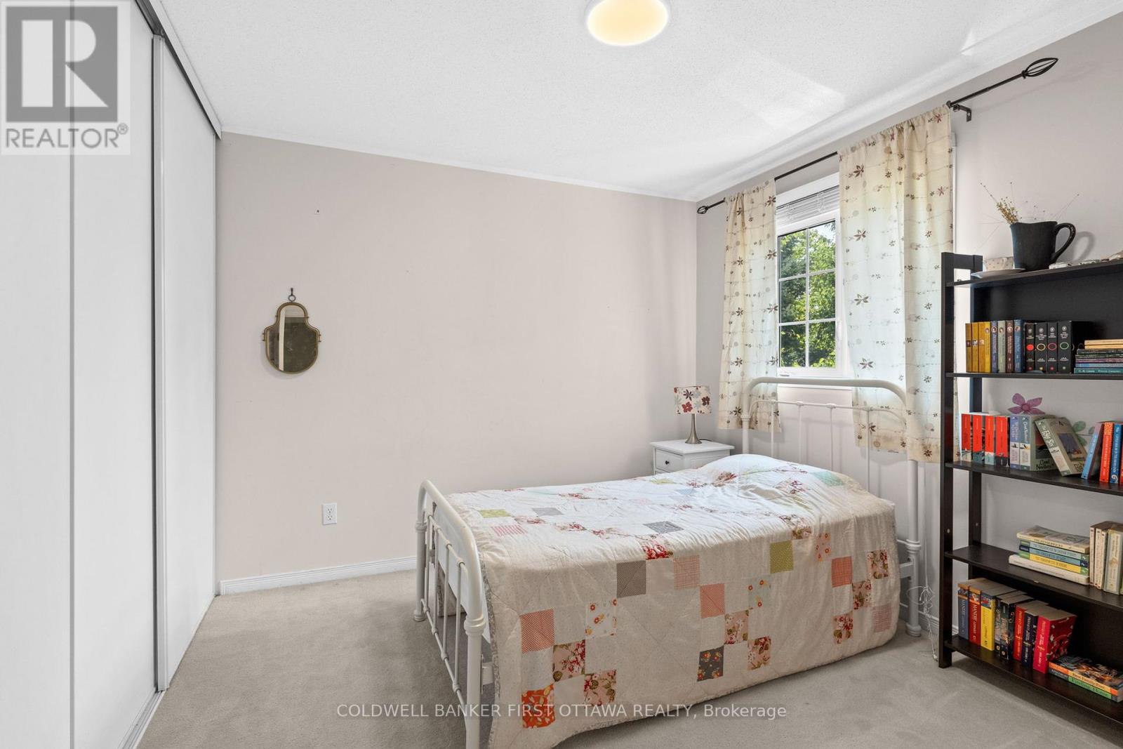 Photo 26 of 51 Helmsdale Drive, Ottawa ON