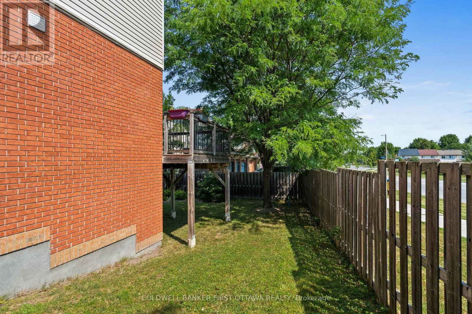 Photo 34 of 51 Helmsdale Drive, Ottawa ON