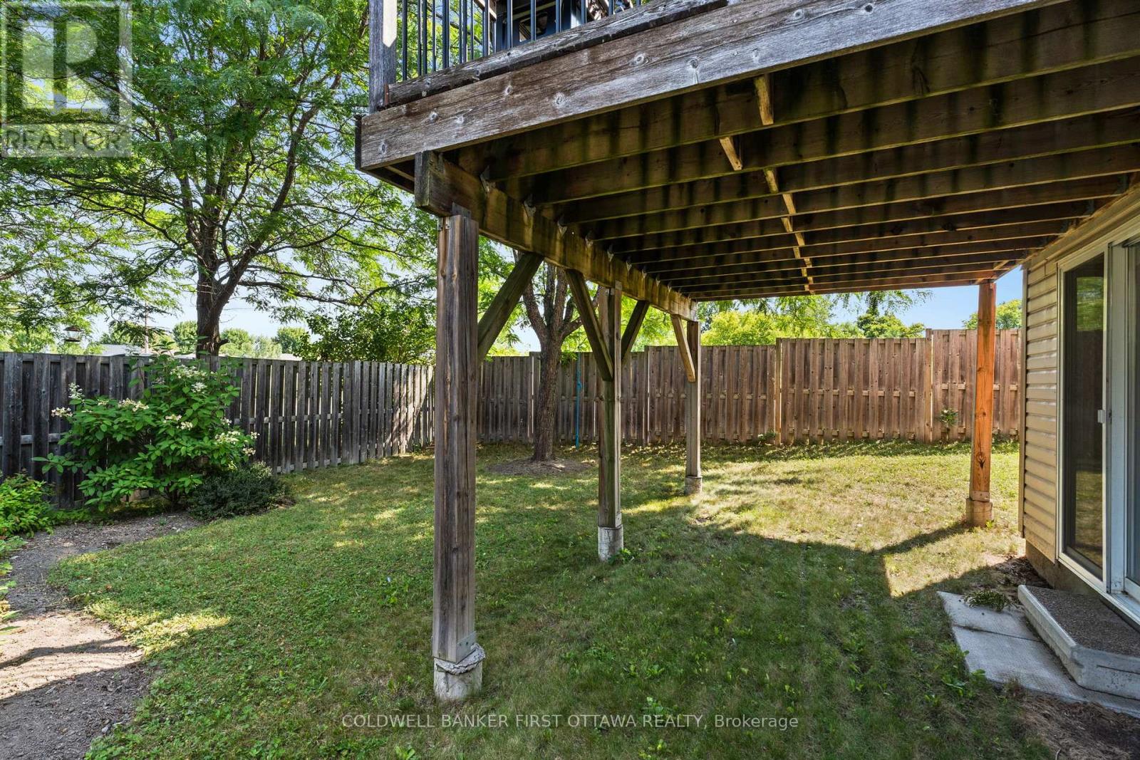 Photo 40 of 51 Helmsdale Drive, Ottawa ON