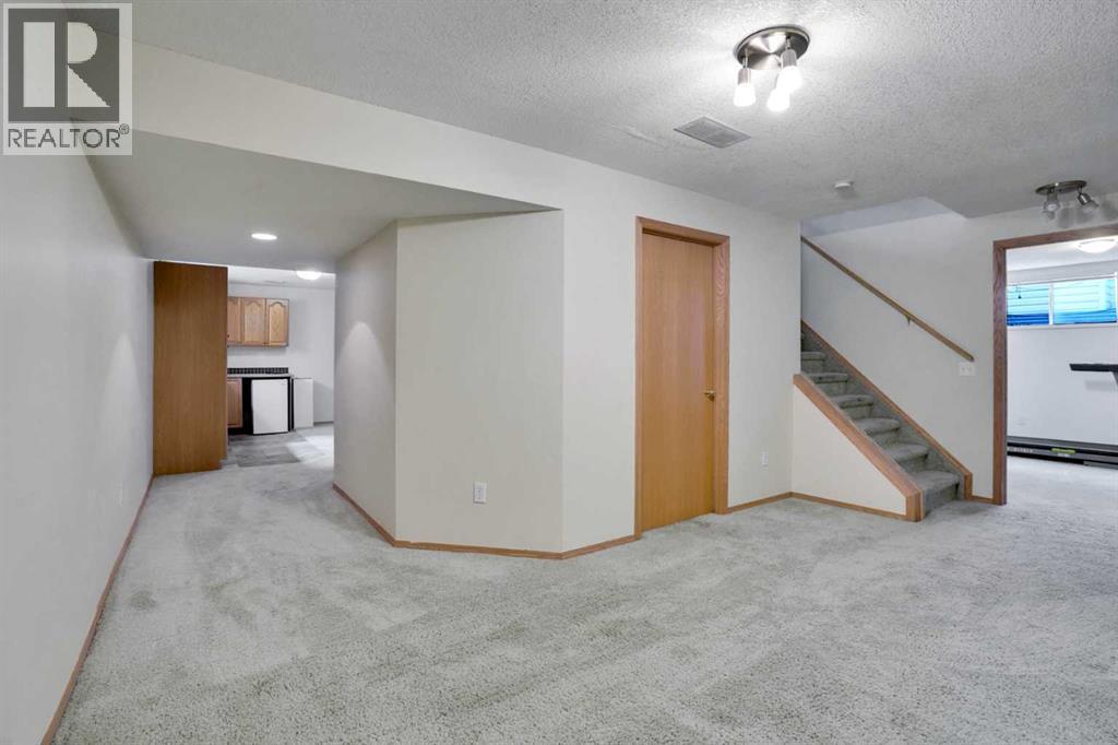 Single Family House for Sale in  Chaparral Drive SE Chaparral Calgary 