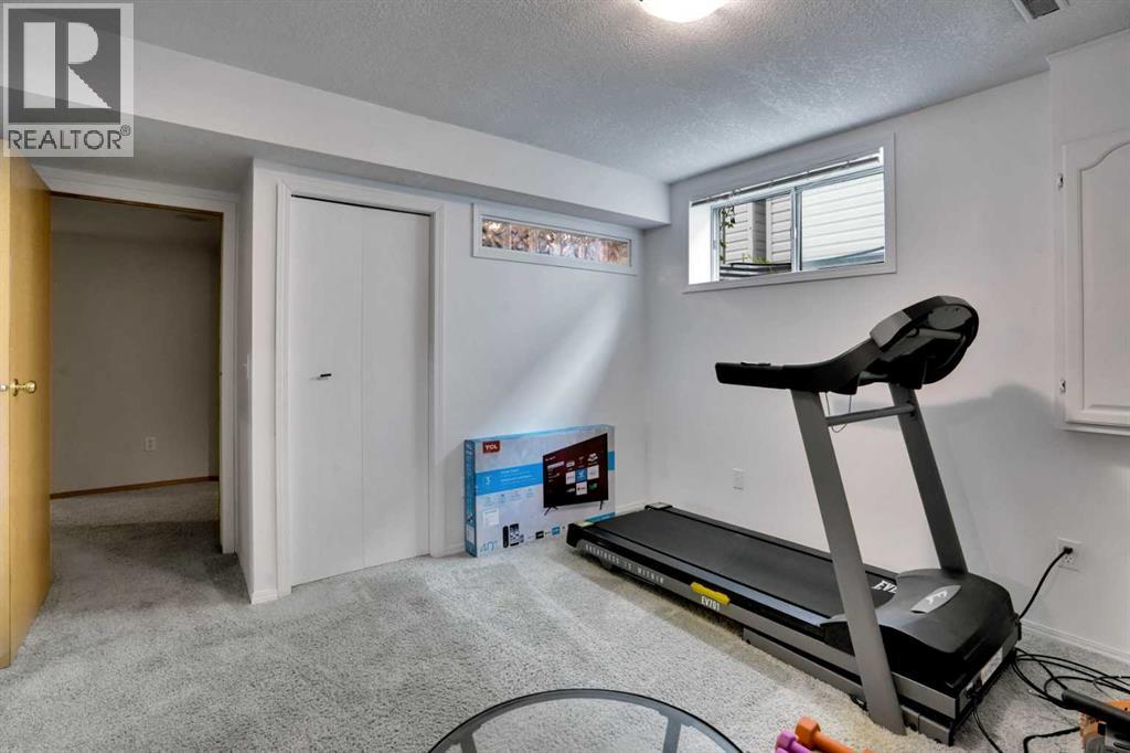 Single Family House for Sale in  Chaparral Drive SE Chaparral Calgary 