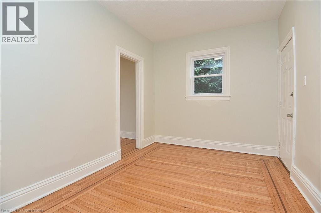 Photo 10 of 66 Erie Avenue Unit Upper, Hamilton ON
