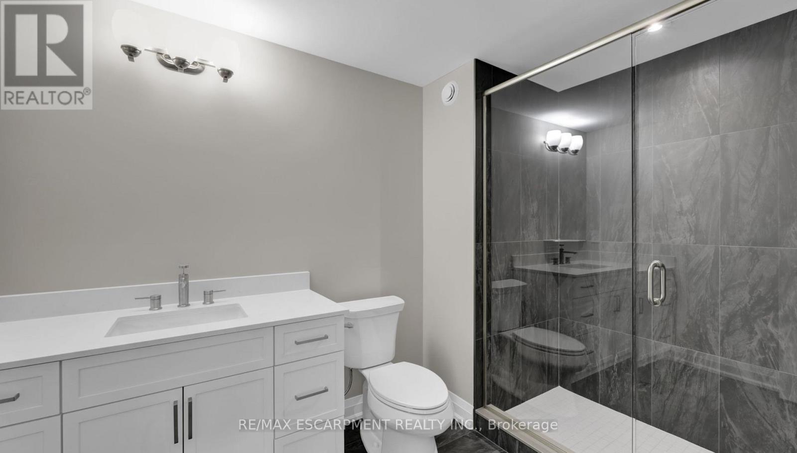 Photo 15 of 800 Garden Court Crescent, Woodstock ON