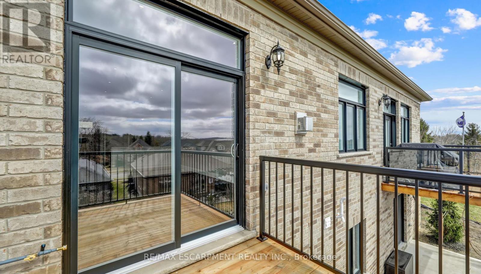 Photo 18 of 800 Garden Court Crescent, Woodstock ON
