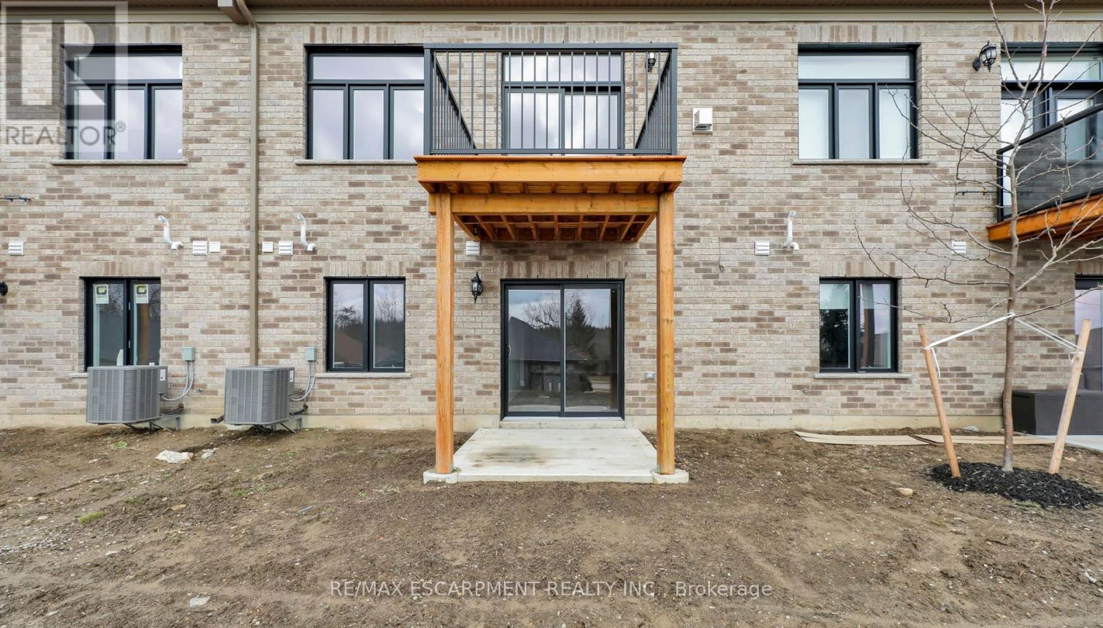 Photo 19 of 800 Garden Court Crescent, Woodstock ON
