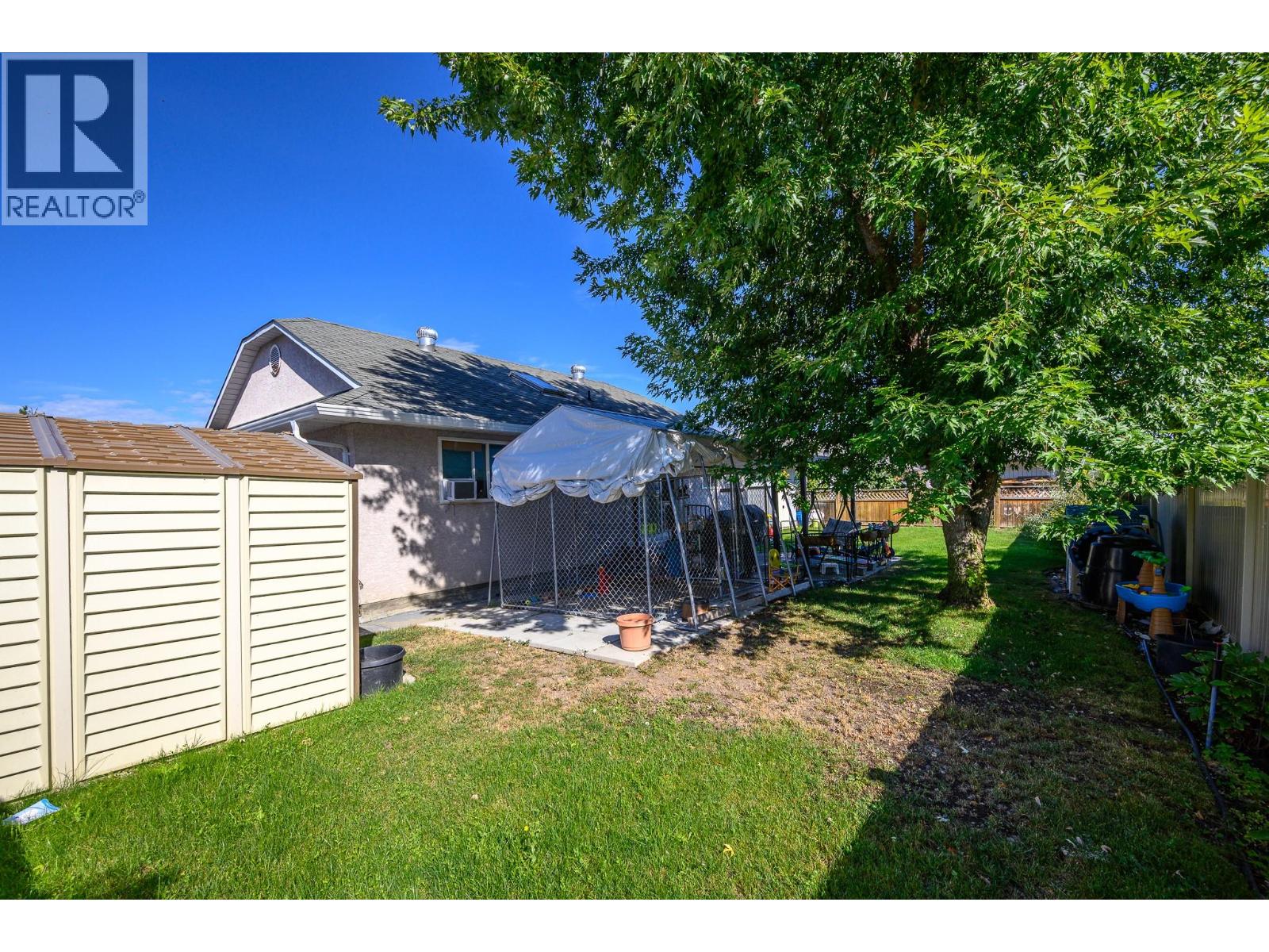 2424 Bradley Drive, Armstrong