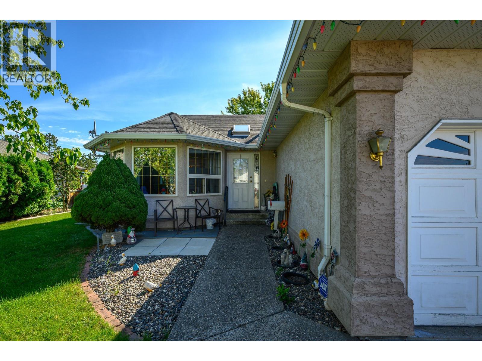 2424 Bradley Drive, Armstrong