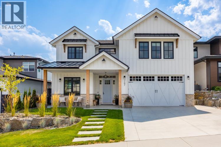  707 Lake Court, West Kelowna