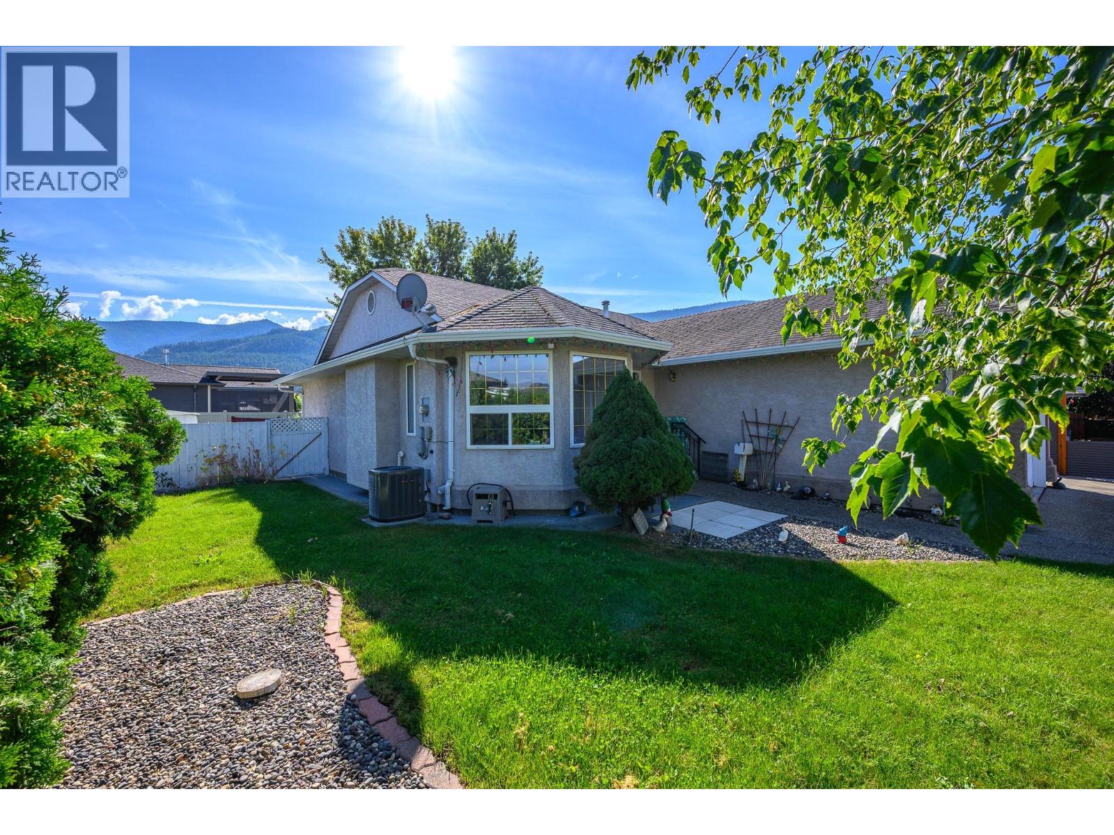 2424 Bradley Drive, Armstrong