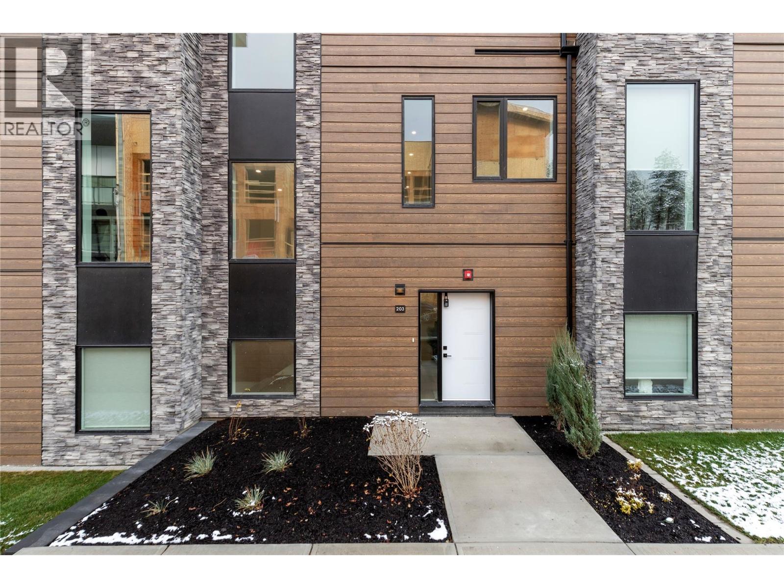 203 2735 Shannon Lake Road, West Kelowna