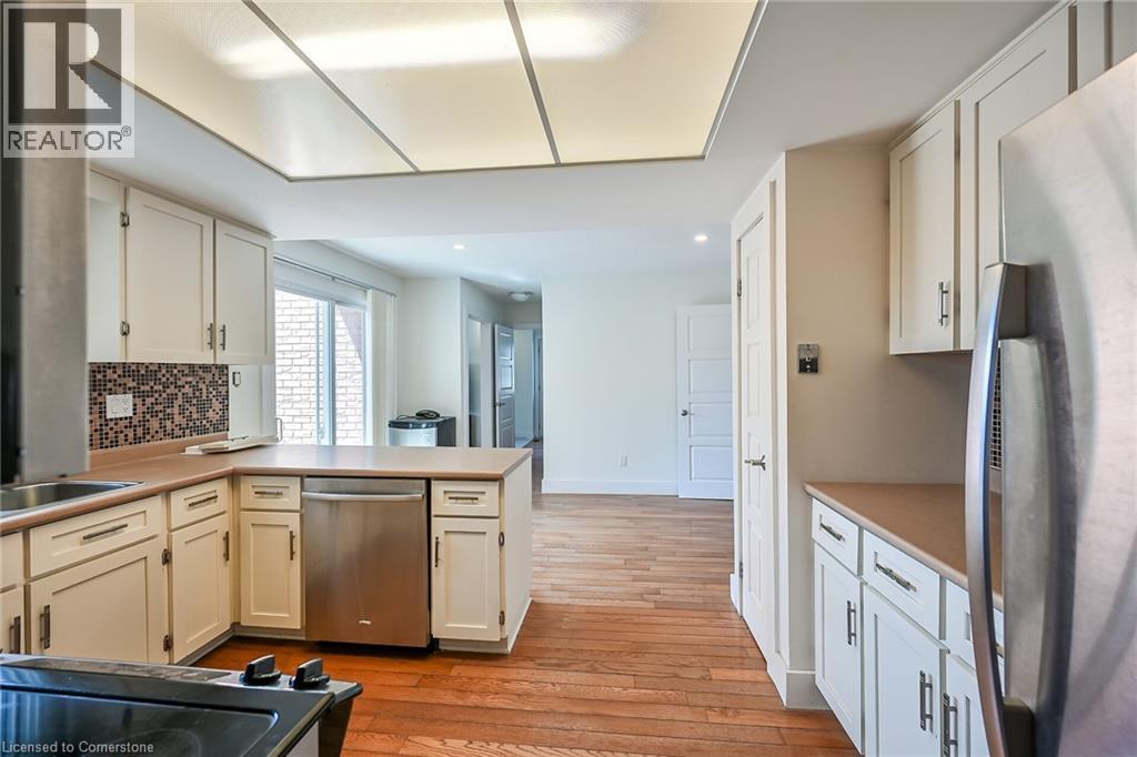 Photo 11 of 30 Carriage Road, Simcoe ON
