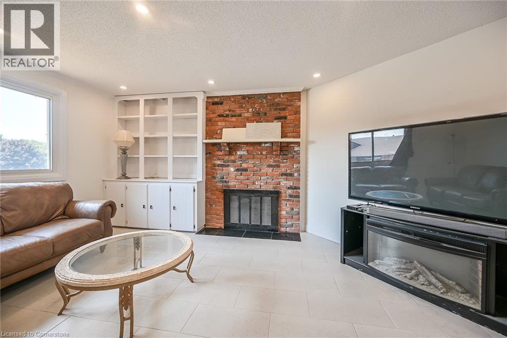 Photo 17 of 30 Carriage Road, Simcoe ON